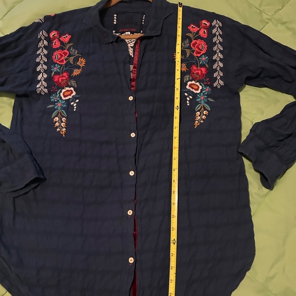 Johnny Was Navy button down top-fantastic Embroidery Coming & Going! - Picture 8 of 16